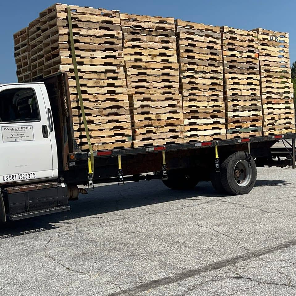 Pallet Pros GA truck loaded with custom-built wooden pallets